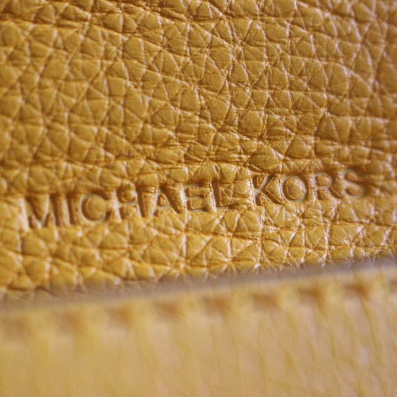 Michael Kors Fulton Chain Medium Shoulder Tote - Picture 11 of 11